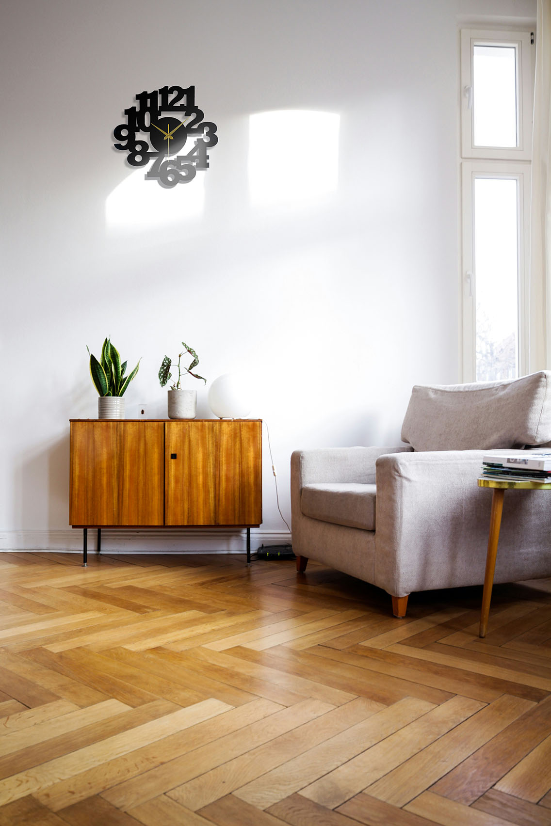 BOLD INTERSECTING NUMBERS - Image 3