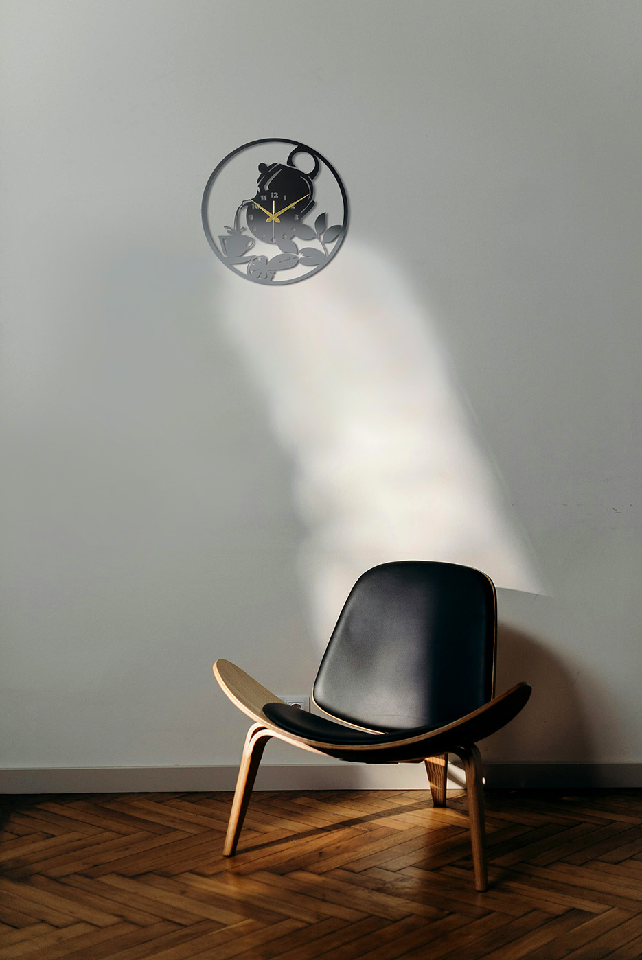 POURING TEA METAL WALL CLOCK - Image 5