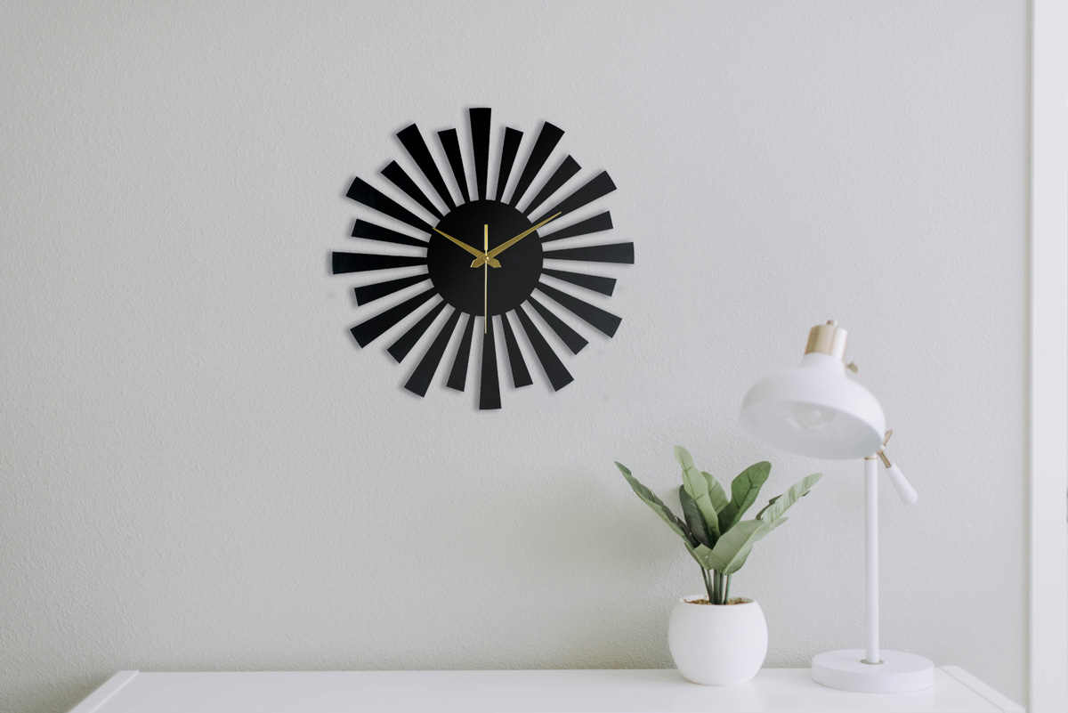 SHINING SUN METAL WALL CLOCK - Image 8