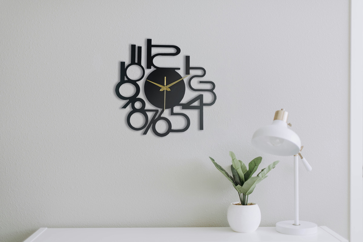 DANGLING METAL WALL CLOCK - Image 7